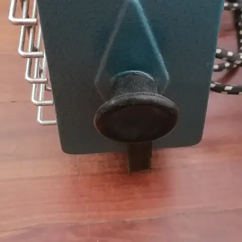 Calefactor eléctrico vintage de cuarzo con base metálica portátil