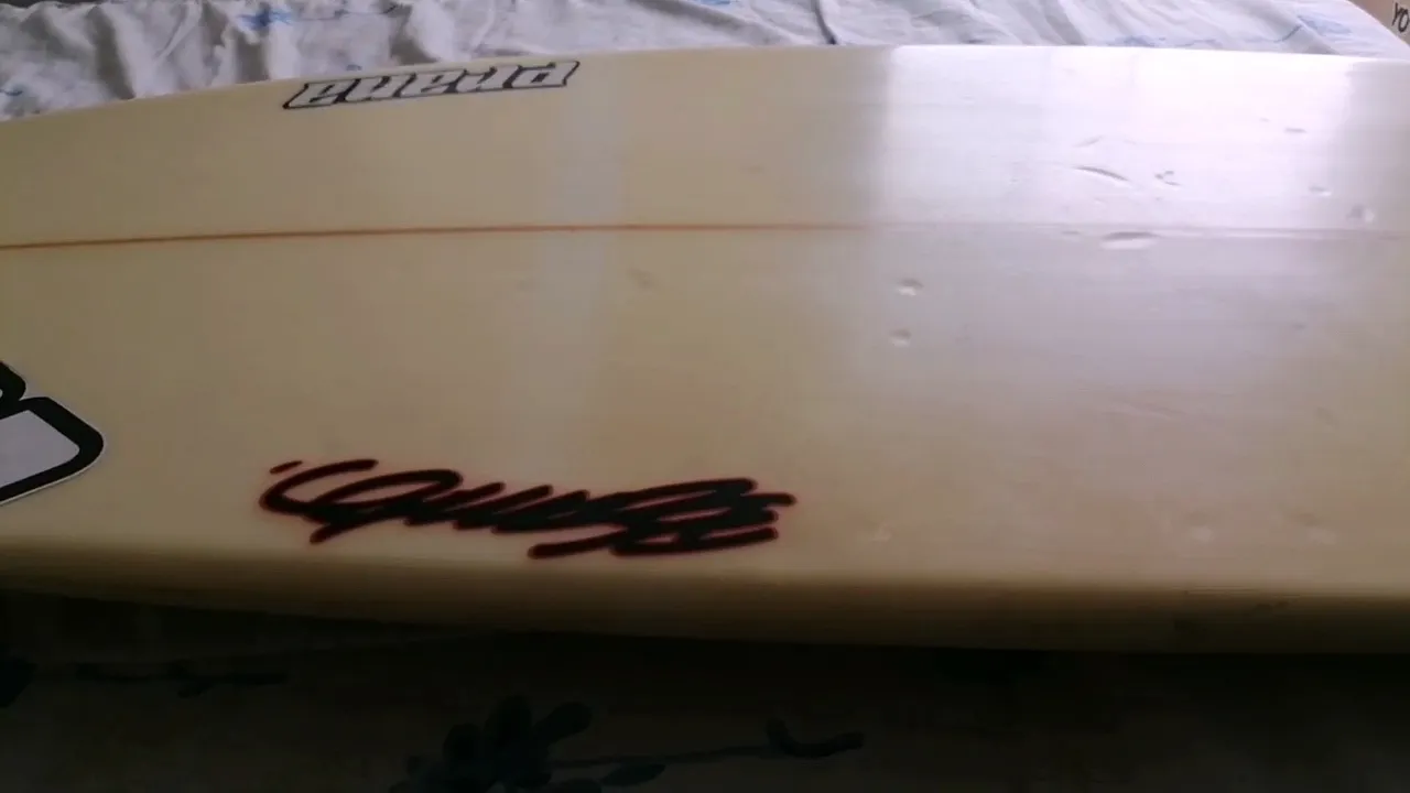 Tabla de Surf 6'0" Epoxya Color Crema con Stickers